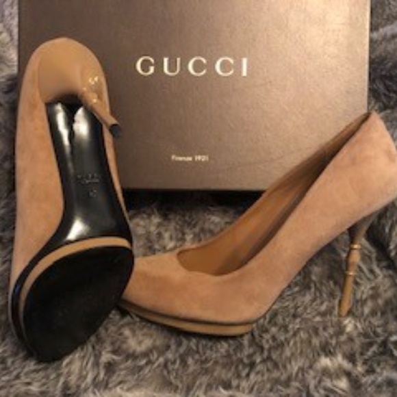GUCCI Luxe Tan Suede Pumps - Picture 1 of 4